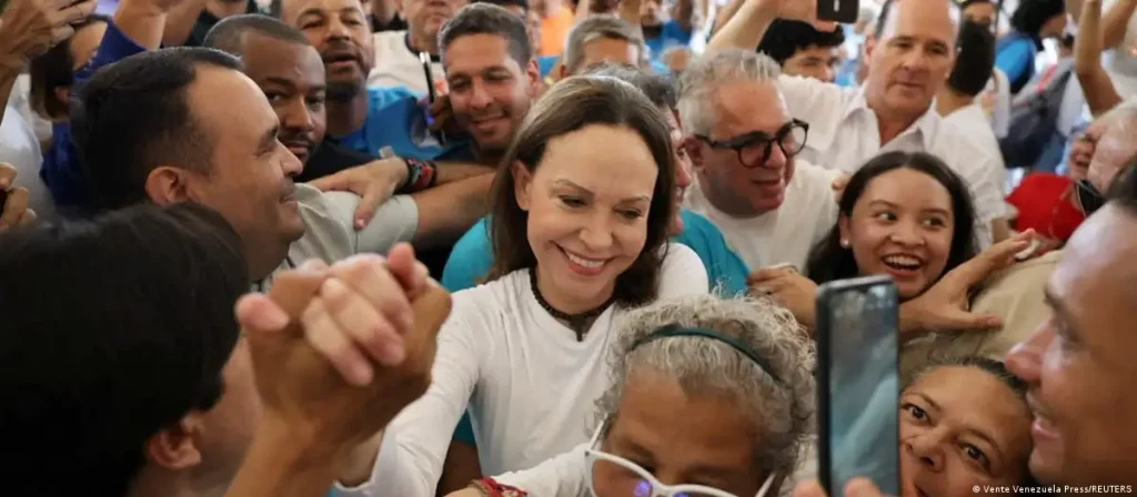 Maria Corina llega a Venezuela