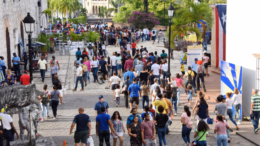 Participantes en la feria internacional de libro en RD