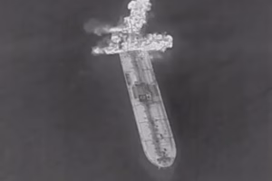Un misil atacó barco petrolero en Estrecho de Ormuz