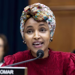 Qué hay detrás del allanamiento a Ilhan Omar: 5 claves para entender la investigación federal a tres semanas de las elecciones