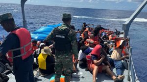 guardia-costera-de-eeuu-rescata-a-61-migrantes-en-cabo-cabron-bfbaeec9-focus-0-0-896-504